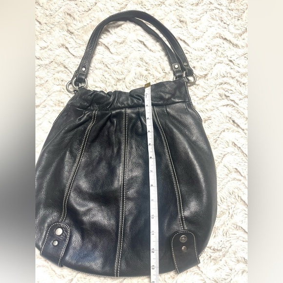 FOSSIL LARGE BLACK LEATHER TOTE
SHOULDER BAG - Picture 3 of 5